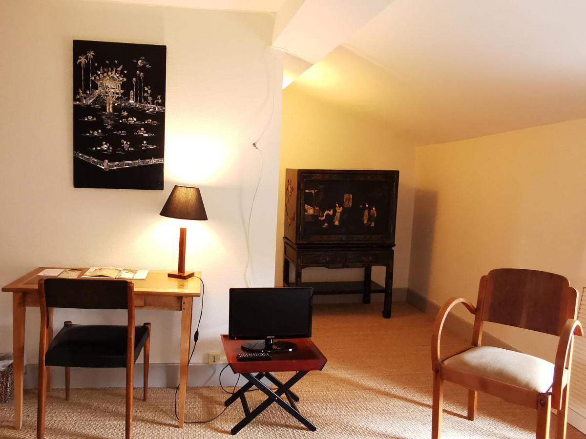 Logis Hotel Restaurant La Barguillere Saint-Pierre-de-Rivière Eksteriør bilde