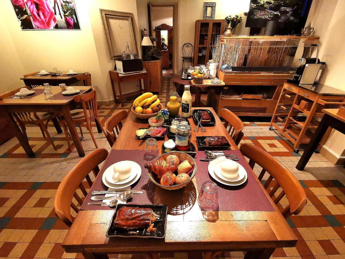 Logis Hotel Restaurant La Barguillere Saint-Pierre-de-Rivière Eksteriør bilde