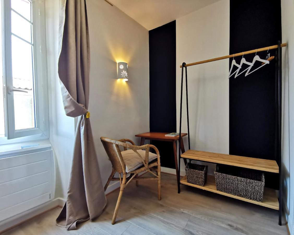 Logis Hotel Restaurant La Barguillere Saint-Pierre-de-Rivière Eksteriør bilde