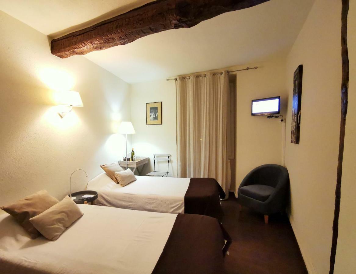 Logis Hotel Restaurant La Barguillere Saint-Pierre-de-Rivière Eksteriør bilde